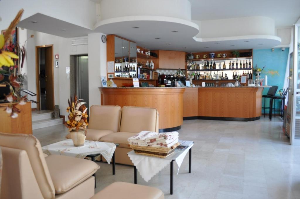 Hotel Nancy Rimini Bagian luar foto