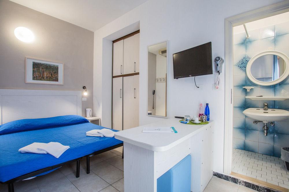 Hotel Nancy Rimini Bagian luar foto