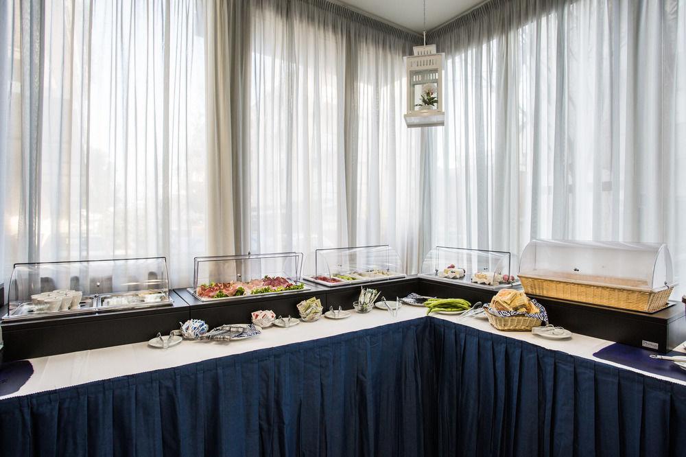 Hotel Nancy Rimini Bagian luar foto