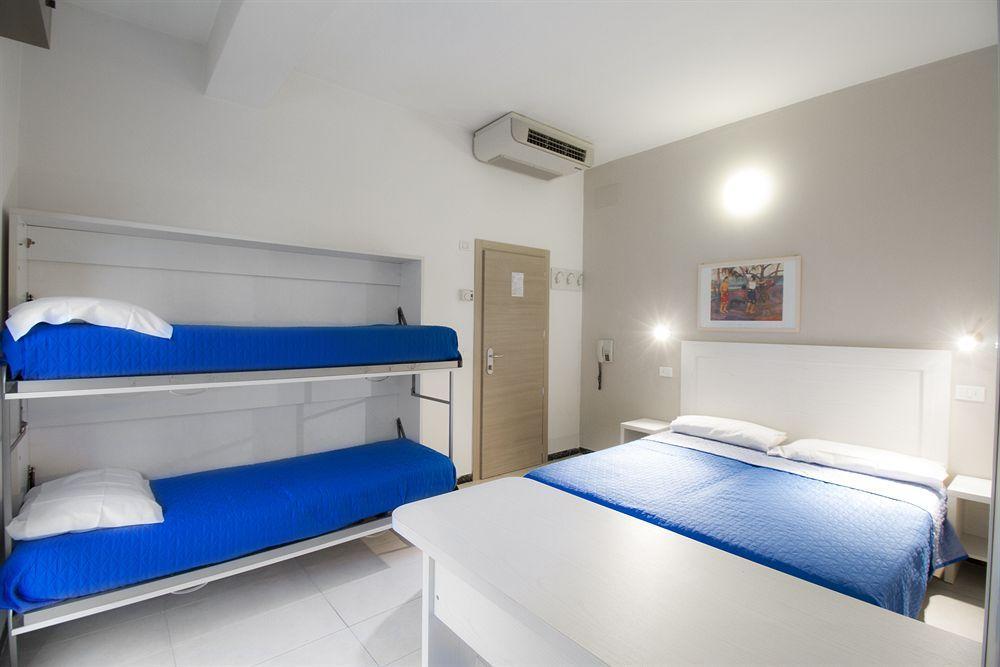 Hotel Nancy Rimini Bagian luar foto